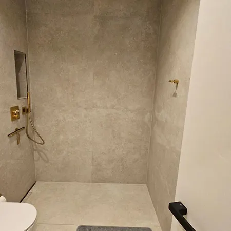 Ug Neubau - Pool Gym Sauna Extra Buchbar * München