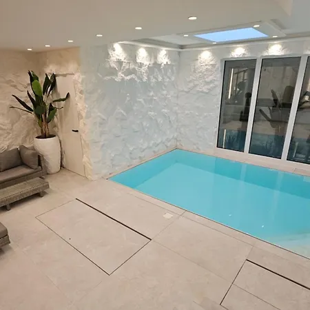 Ug Neubau - Pool Gym Sauna Extra Buchbar Apartman